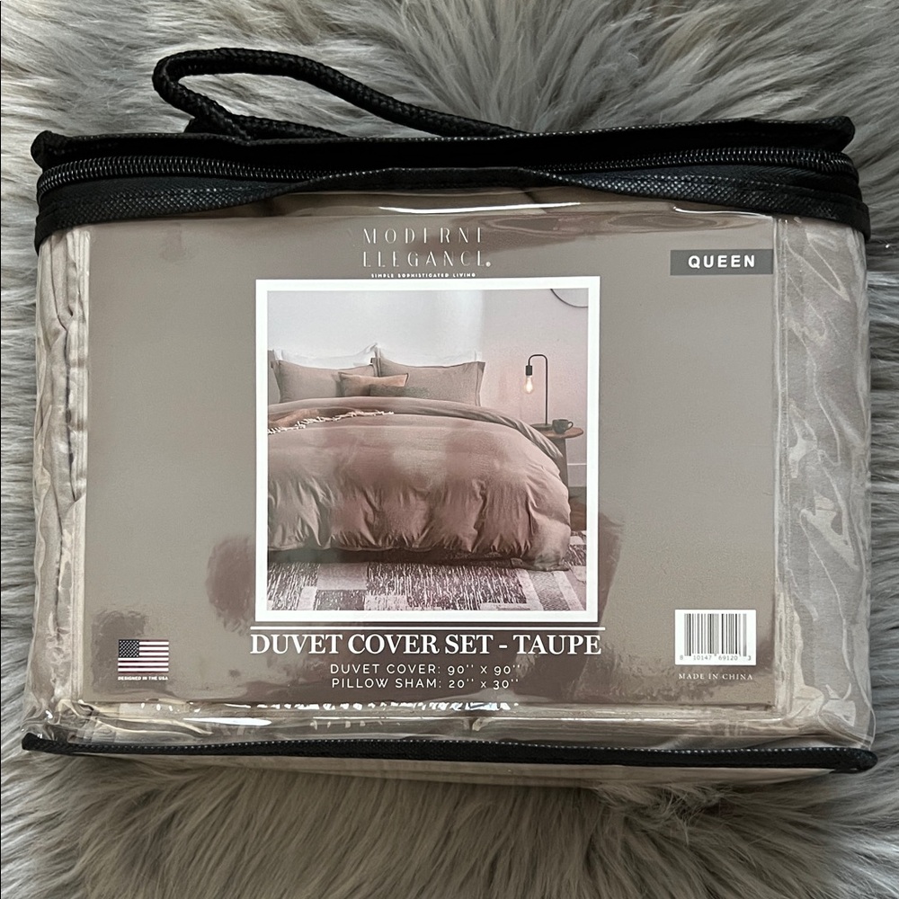 NWT Moderne Elegance Down Alternative Comforter- Taupe/Brown/Grey, Queen Size